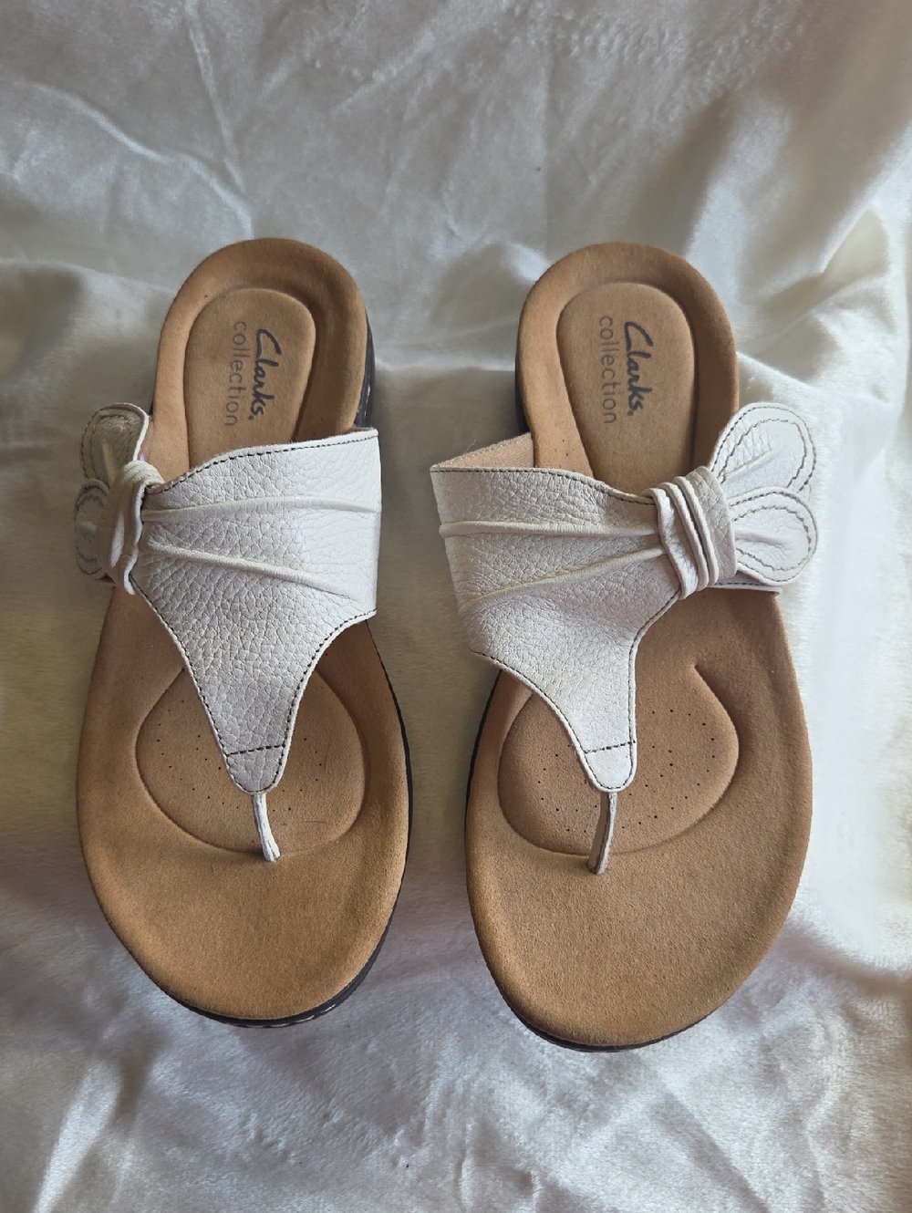 Clarks White Leather Thong Sandals with Knot Detail
